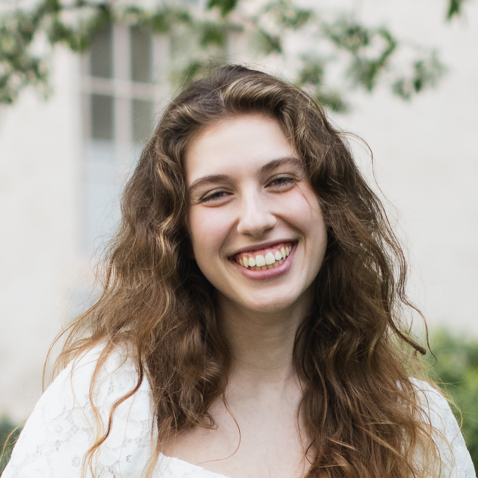 Annie Stein headshot